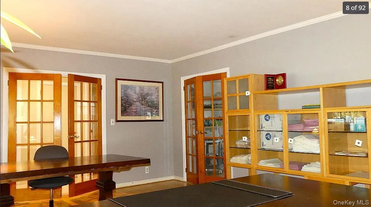 376 1st Street, Mineola, NY 11501