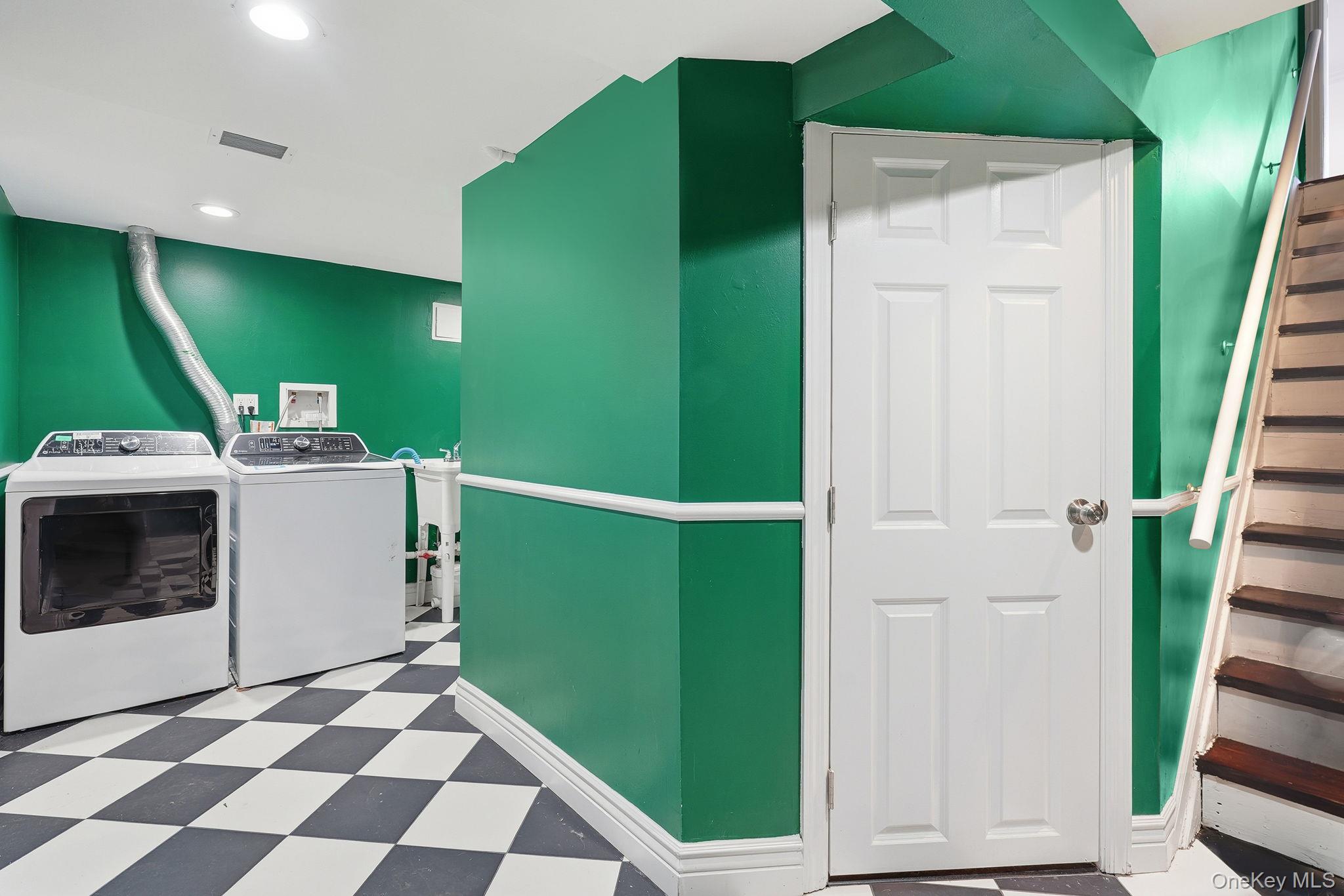 14 Dunnings Drive, Tarrytown, NY 10591