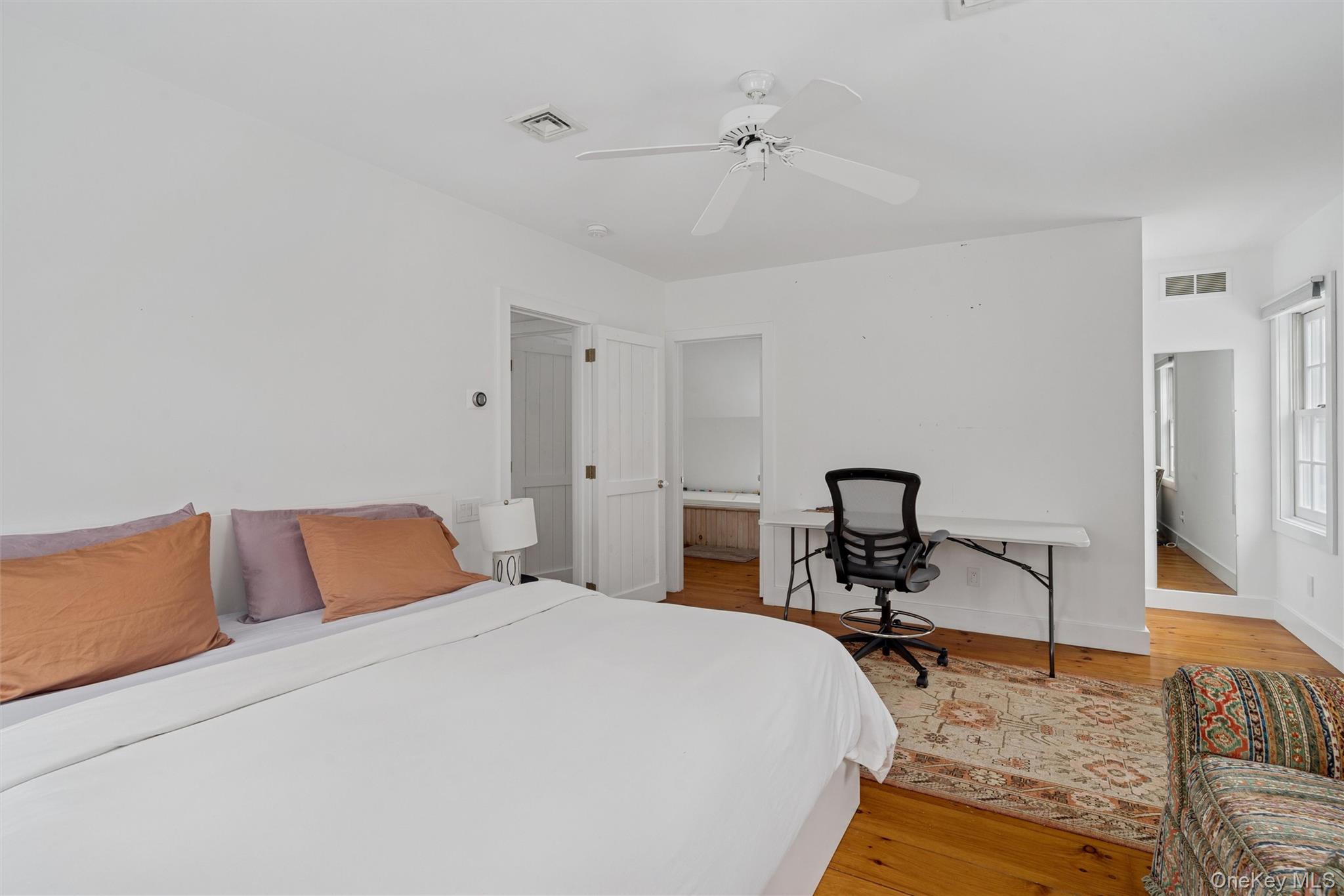 1008 Middle Line Hwy, Sag Harbor, NY 11963