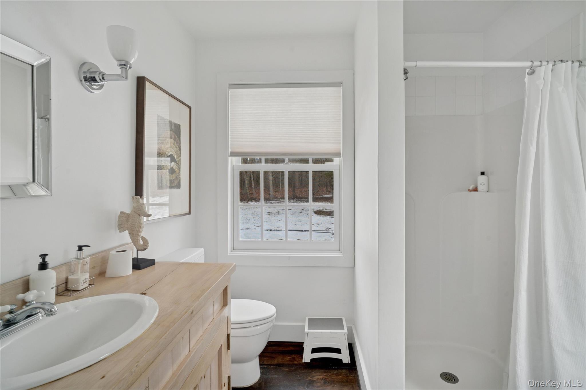 1008 Middle Line Hwy, Sag Harbor, NY 11963