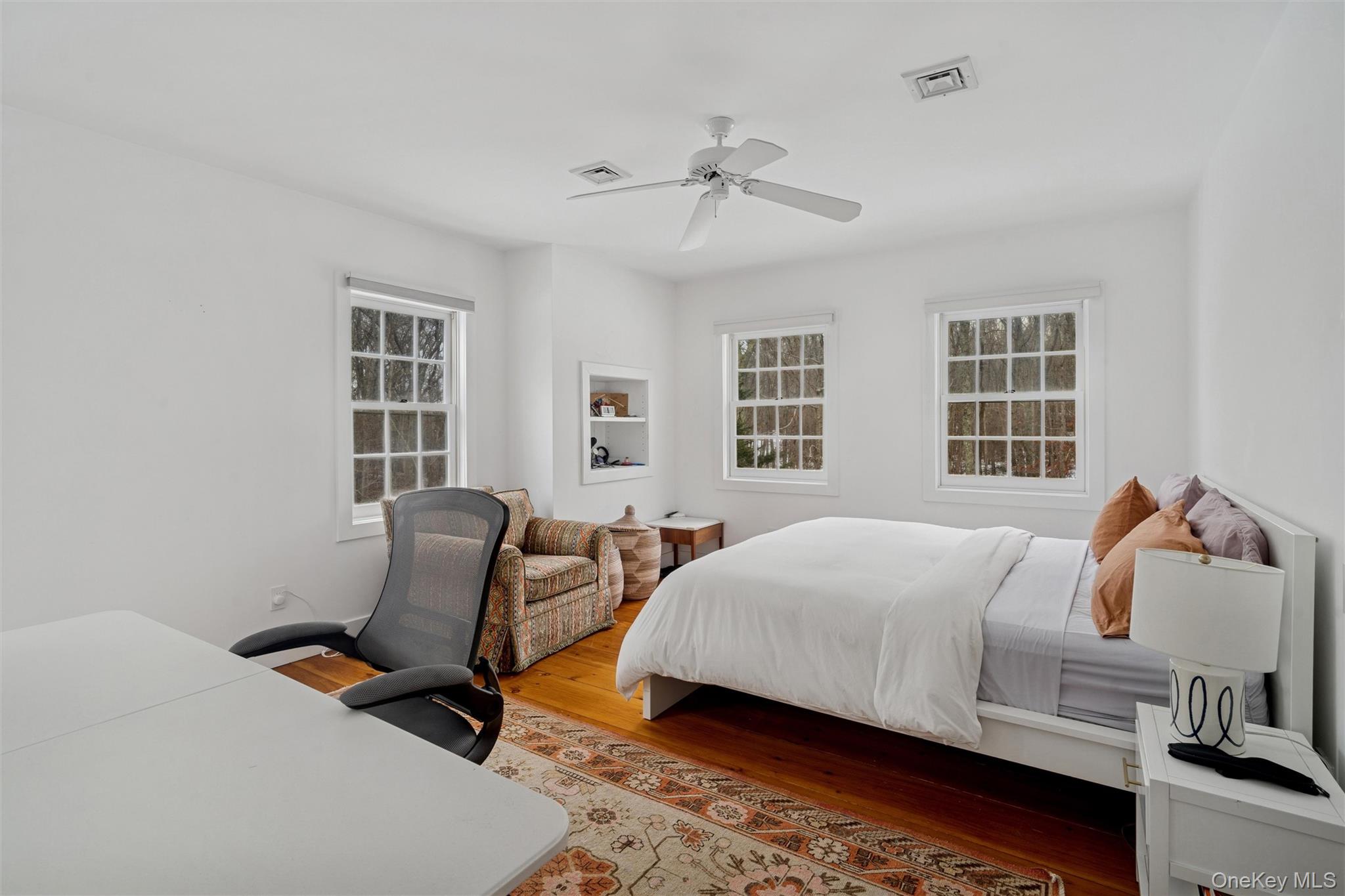 1008 Middle Line Hwy, Sag Harbor, NY 11963