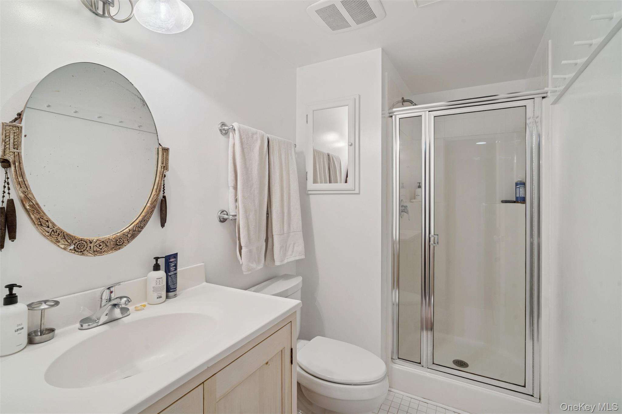 1008 Middle Line Hwy, Sag Harbor, NY 11963