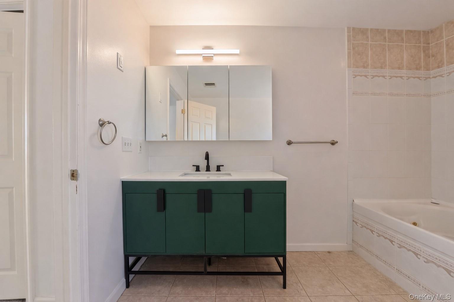 241 Tamerisk Lane, New Windsor, NY 12553