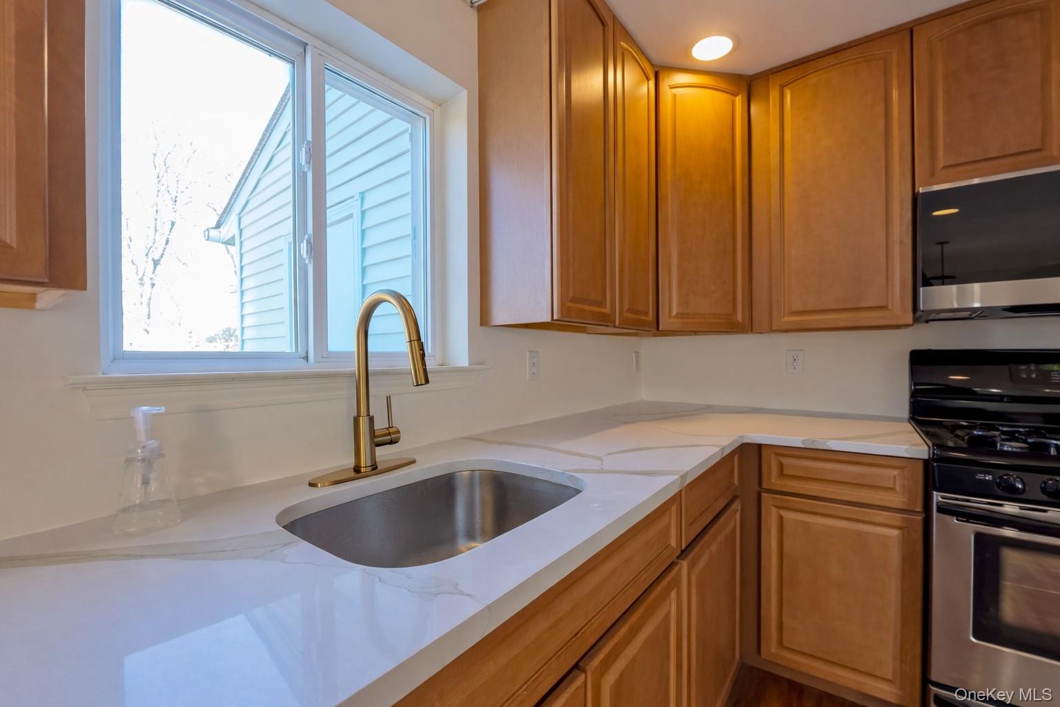 241 Tamerisk Lane, New Windsor, NY 12553