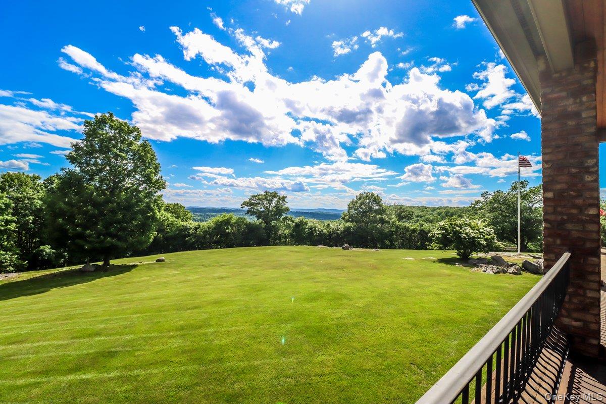 16 Reynwood Drive, Brewster, NY 10509