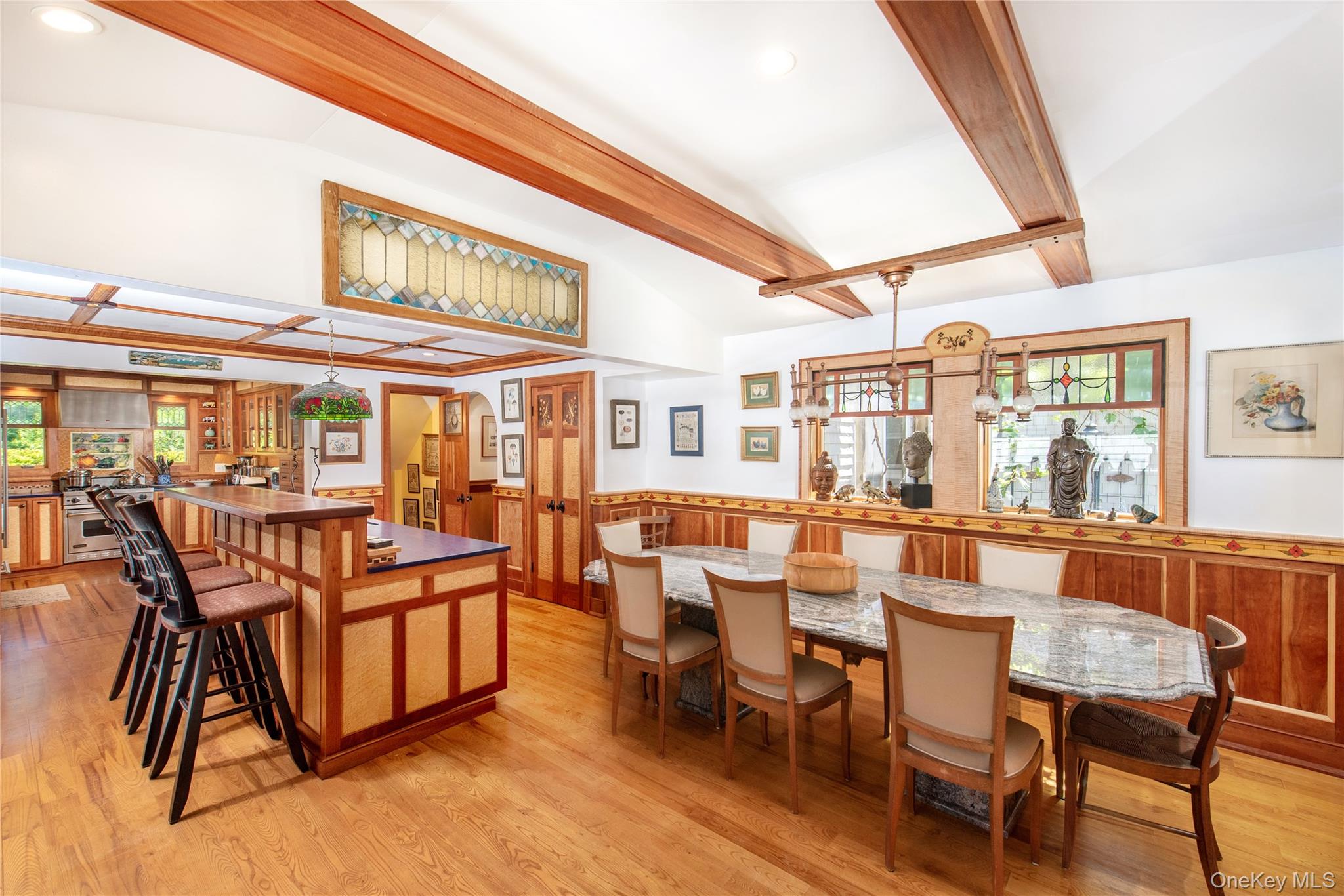 6 White Lane, Hampton Bays, NY 11946