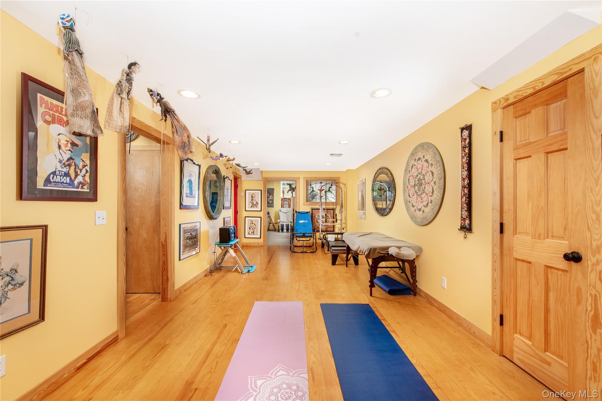 6 White Lane, Hampton Bays, NY 11946