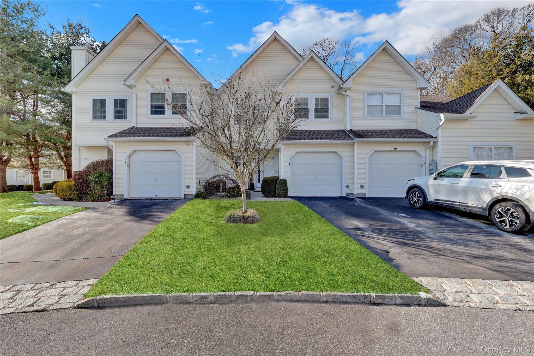 204 Erik Drive, East Setauket, NY 11733