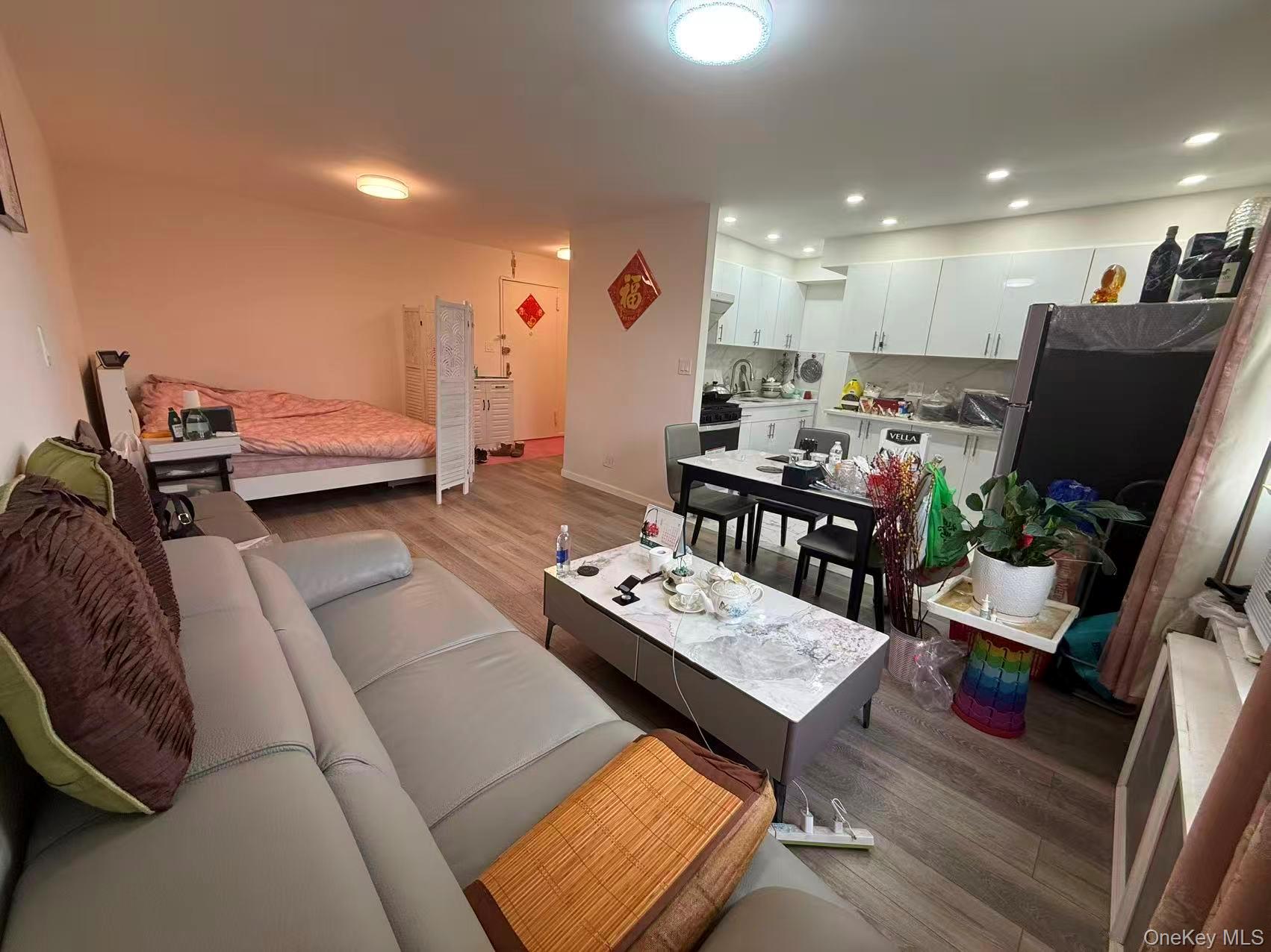 4240 Bowne Street # 4H, Flushing, NY 11355