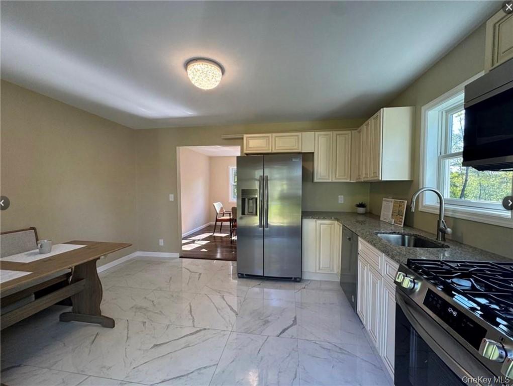 30 Daly Road, Middletown, NY 10940