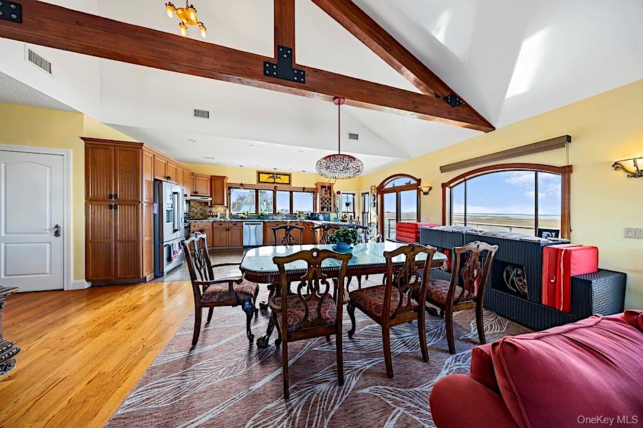 7 Widgeon Way, Westhampton Beach, NY 11978