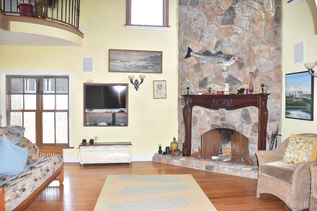 7 Widgeon Way, Westhampton Beach, NY 11978