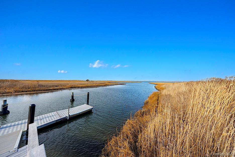 7 Widgeon Way, Westhampton Beach, NY 11978