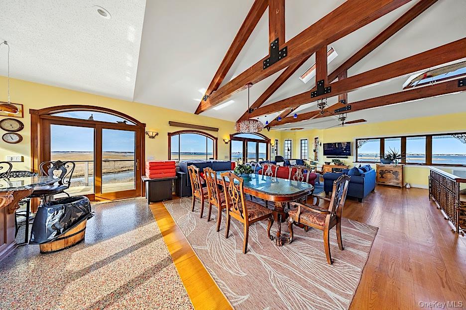 7 Widgeon Way, Westhampton Beach, NY 11978