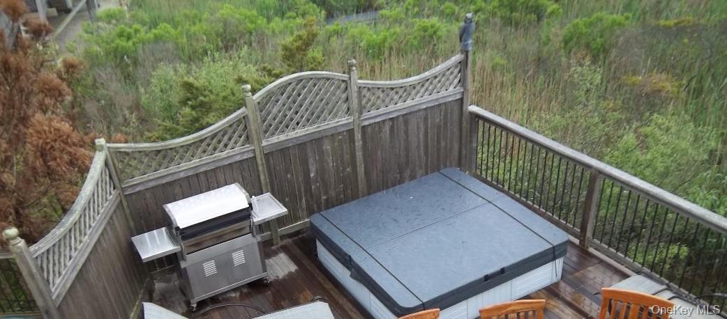 7 Widgeon Way, Westhampton Beach, NY 11978