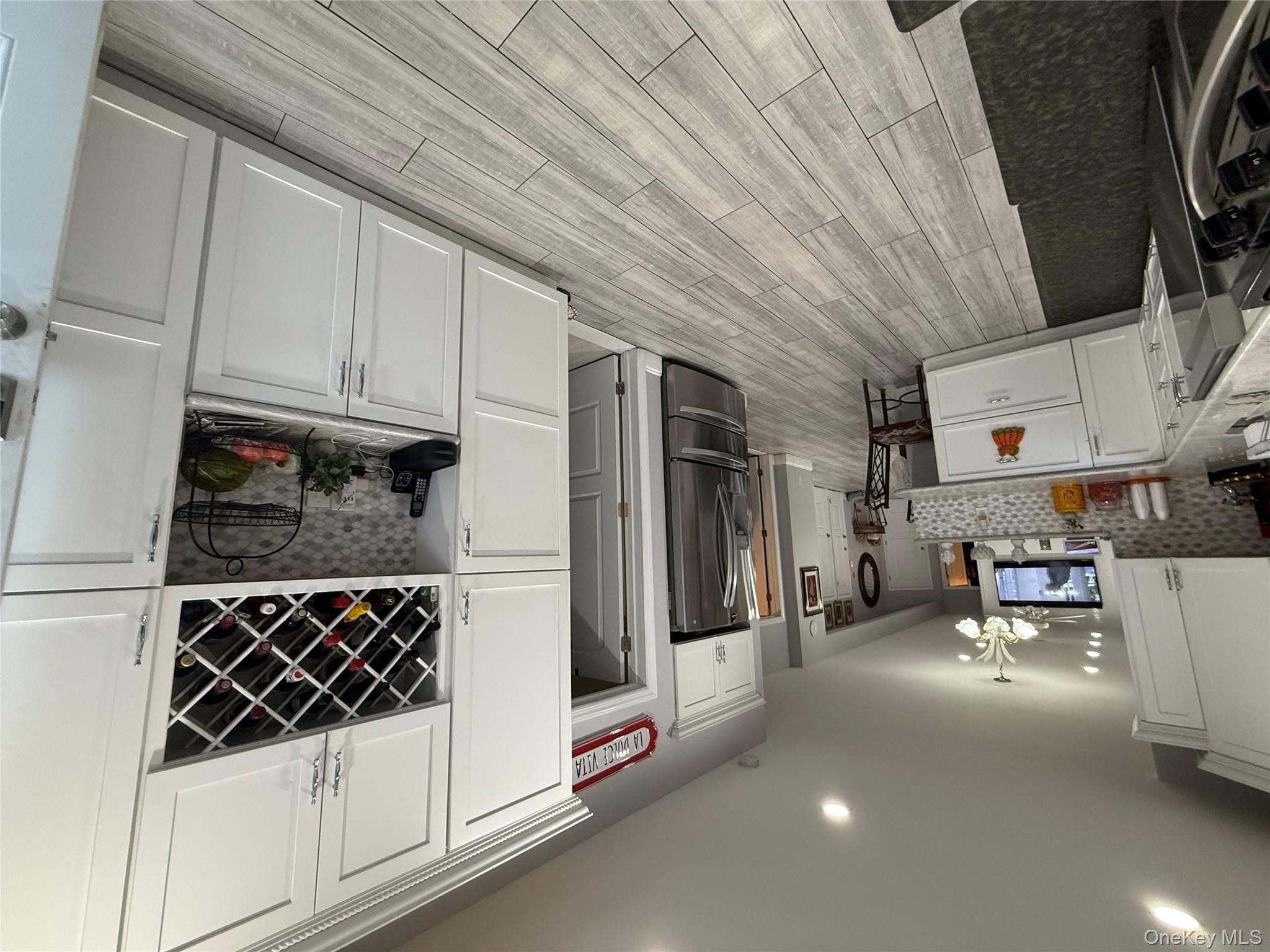 7841 84th Street, Glendale, NY 11385