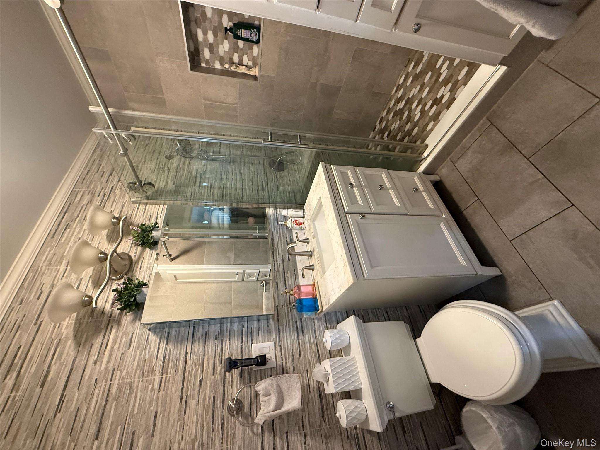 7841 84th Street, Glendale, NY 11385