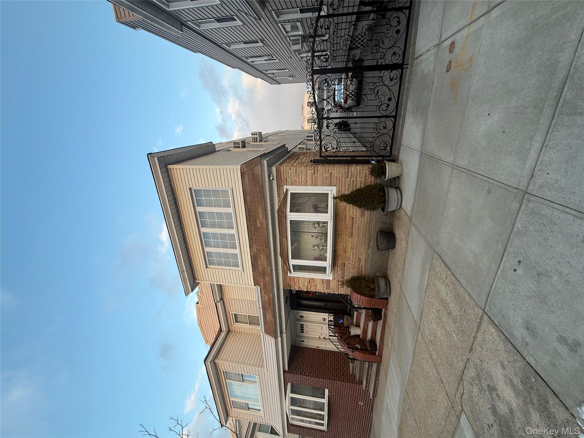 7841 84th Street, Glendale, NY 11385