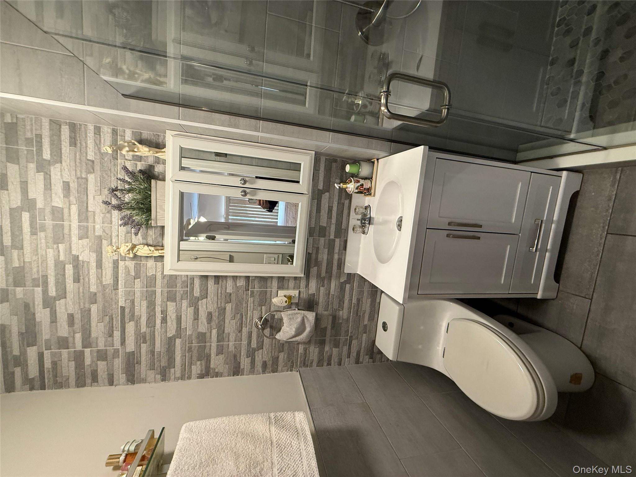 7841 84th Street, Glendale, NY 11385