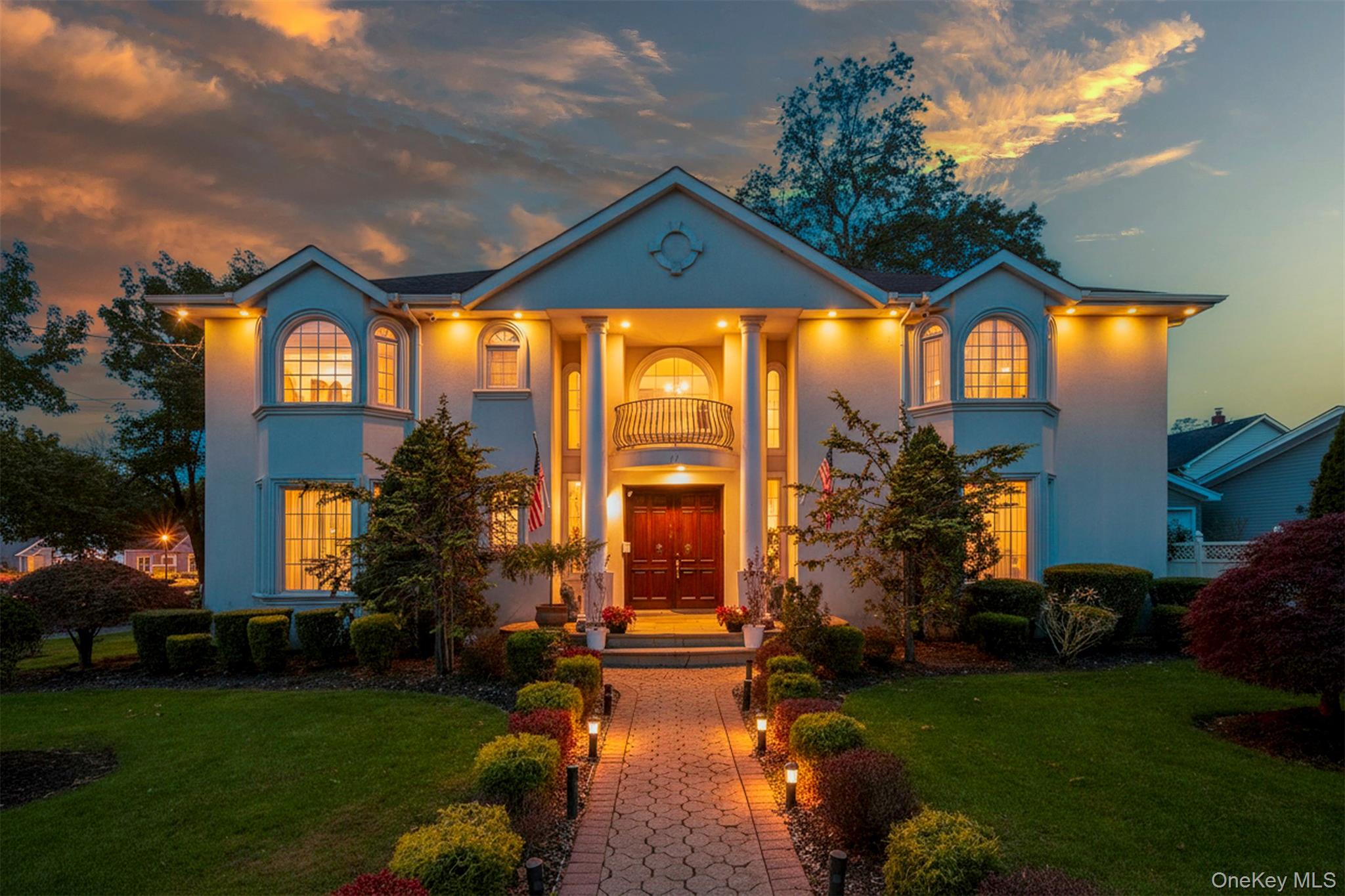 11 Manor Avenue, Roslyn Heights, NY 11577