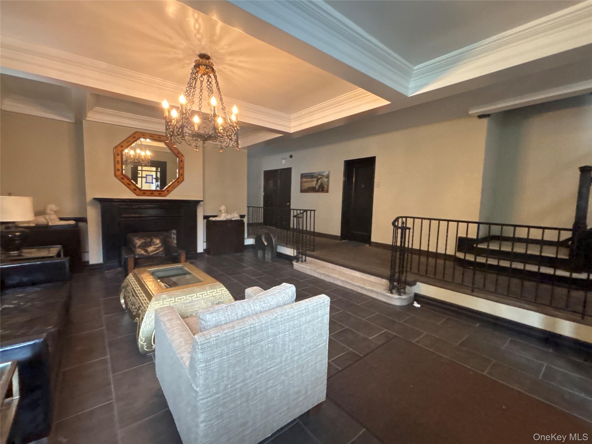 160 S Middle Neck Road # 3C, Great Neck, NY 11021