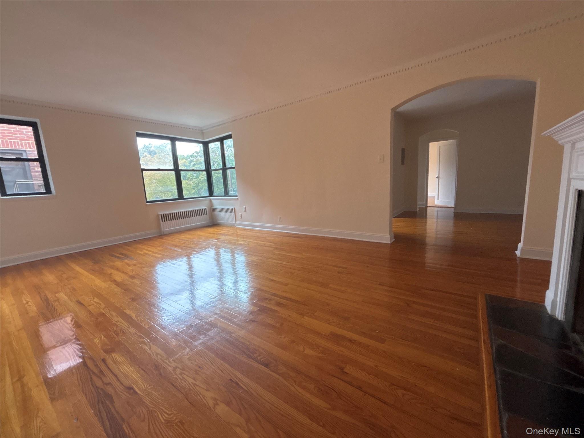 160 S Middle Neck Road # 3C, Great Neck, NY 11021