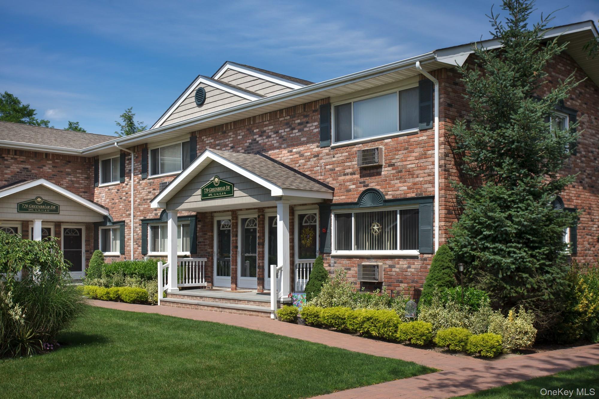 20 Westgate Drive # MA33, Bohemia, NY 11716