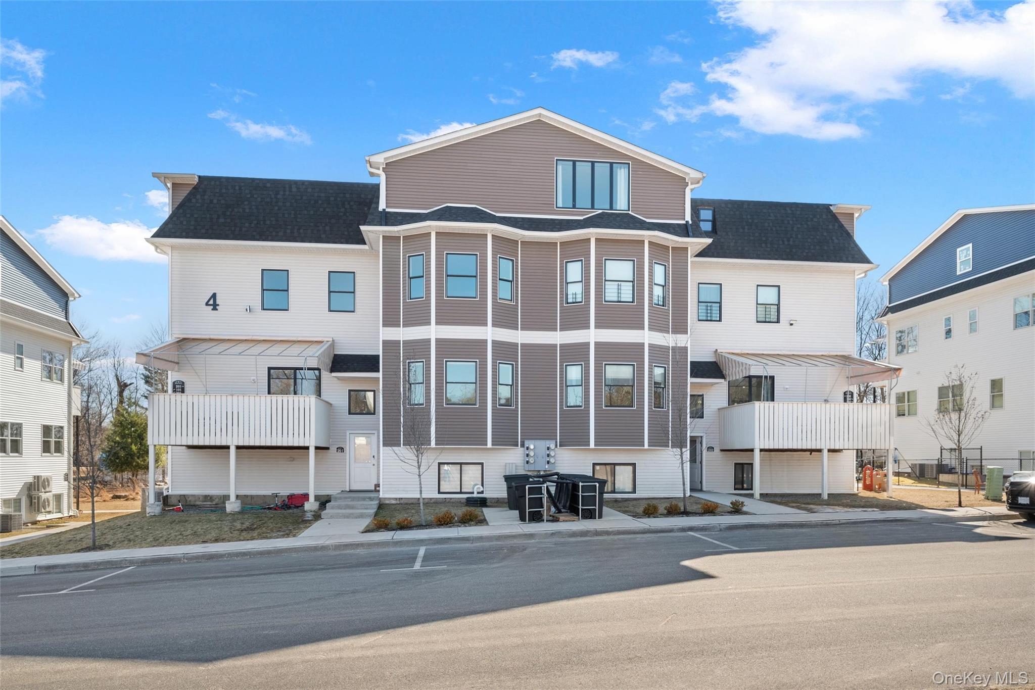 4 Market Street # 301, Bloomingburg, NY 12721