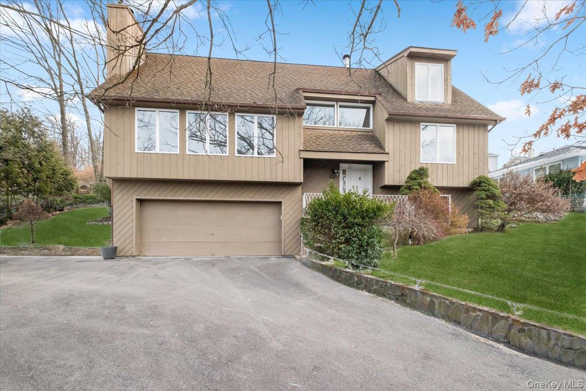 712 Linda Avenue, Thornwood, NY 10594