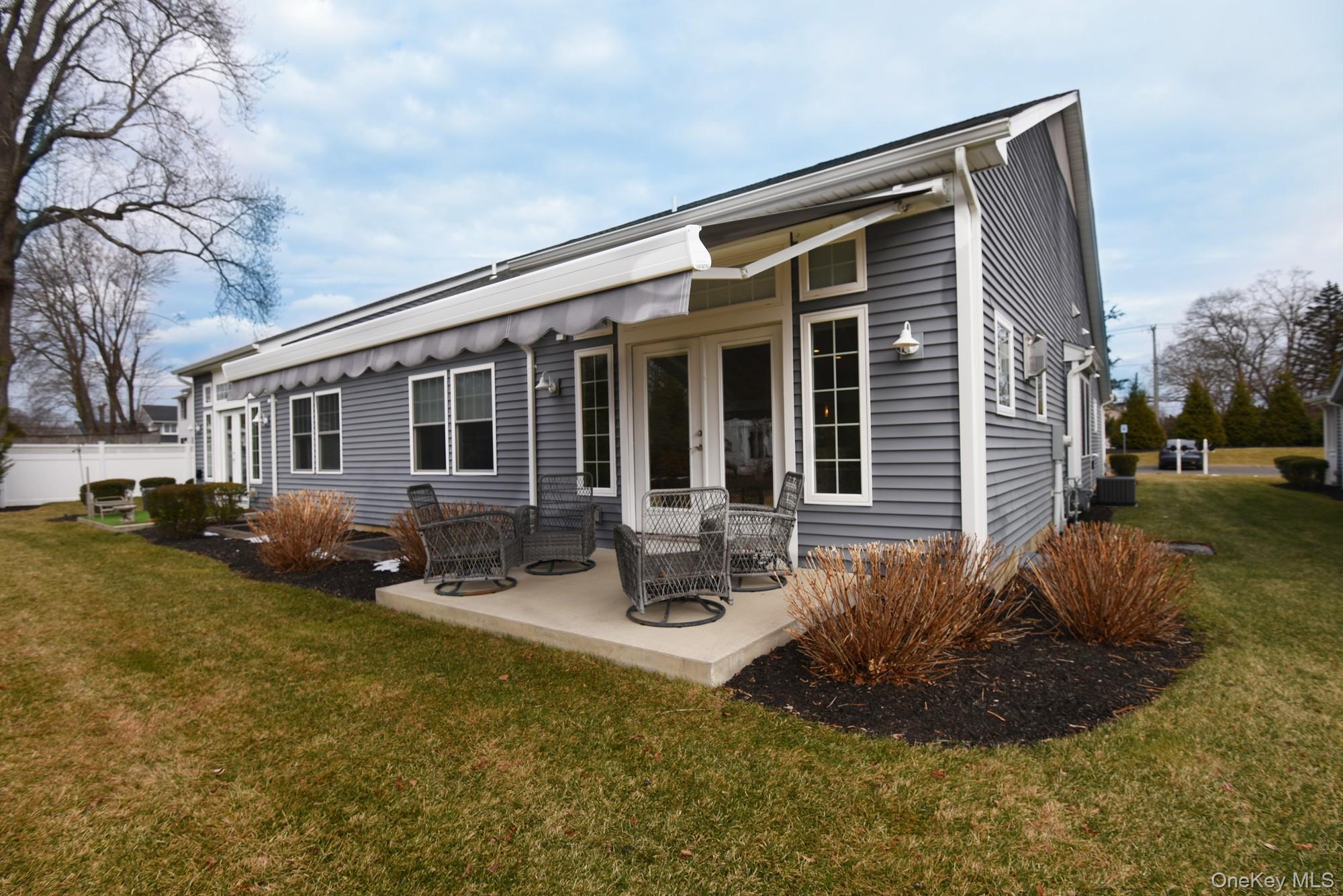 2 Spruce Place, Bohemia, NY 11716