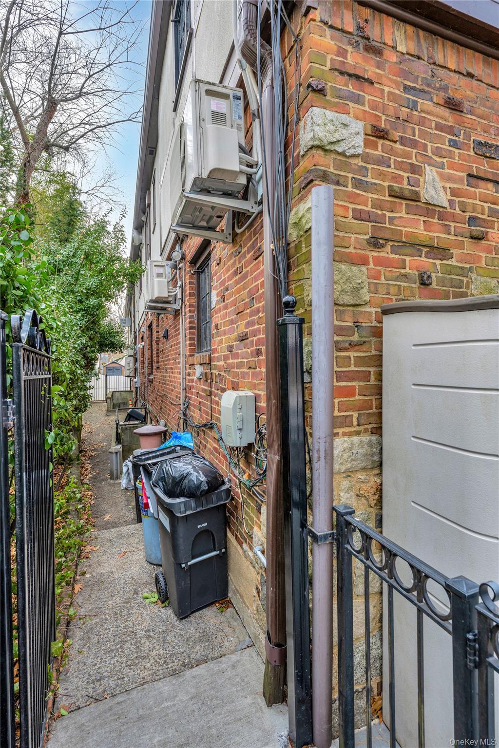 164-04 33rd Avenue, Flushing, NY 11358