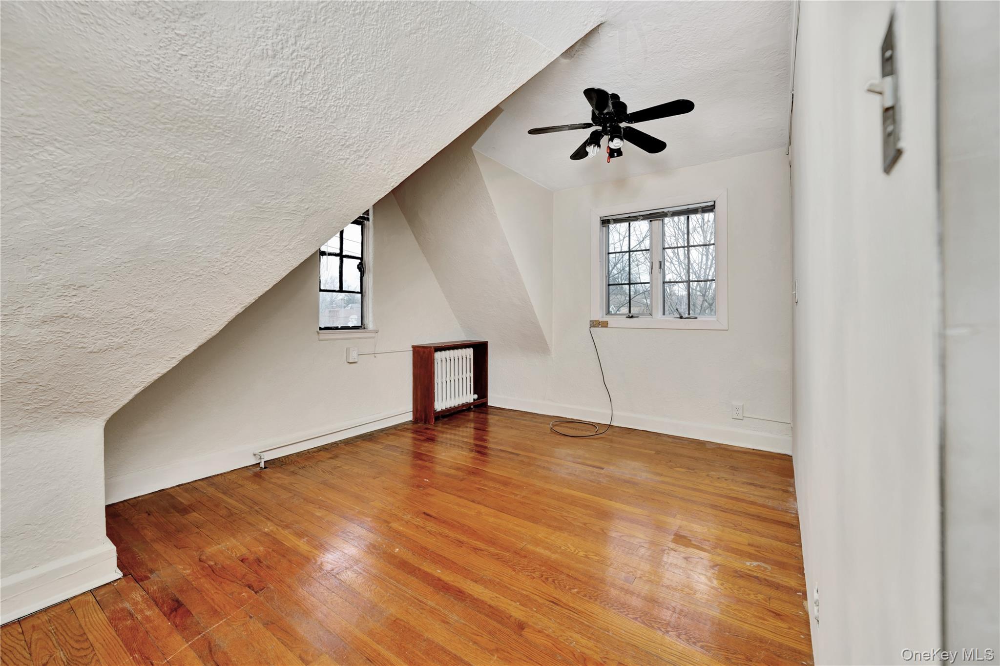 164-04 33rd Avenue, Flushing, NY 11358