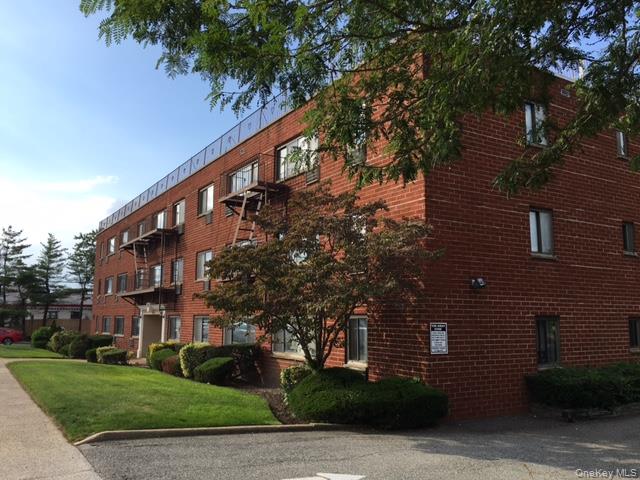 555 Merrick Road # 1J, Rockville Centre, NY 11570