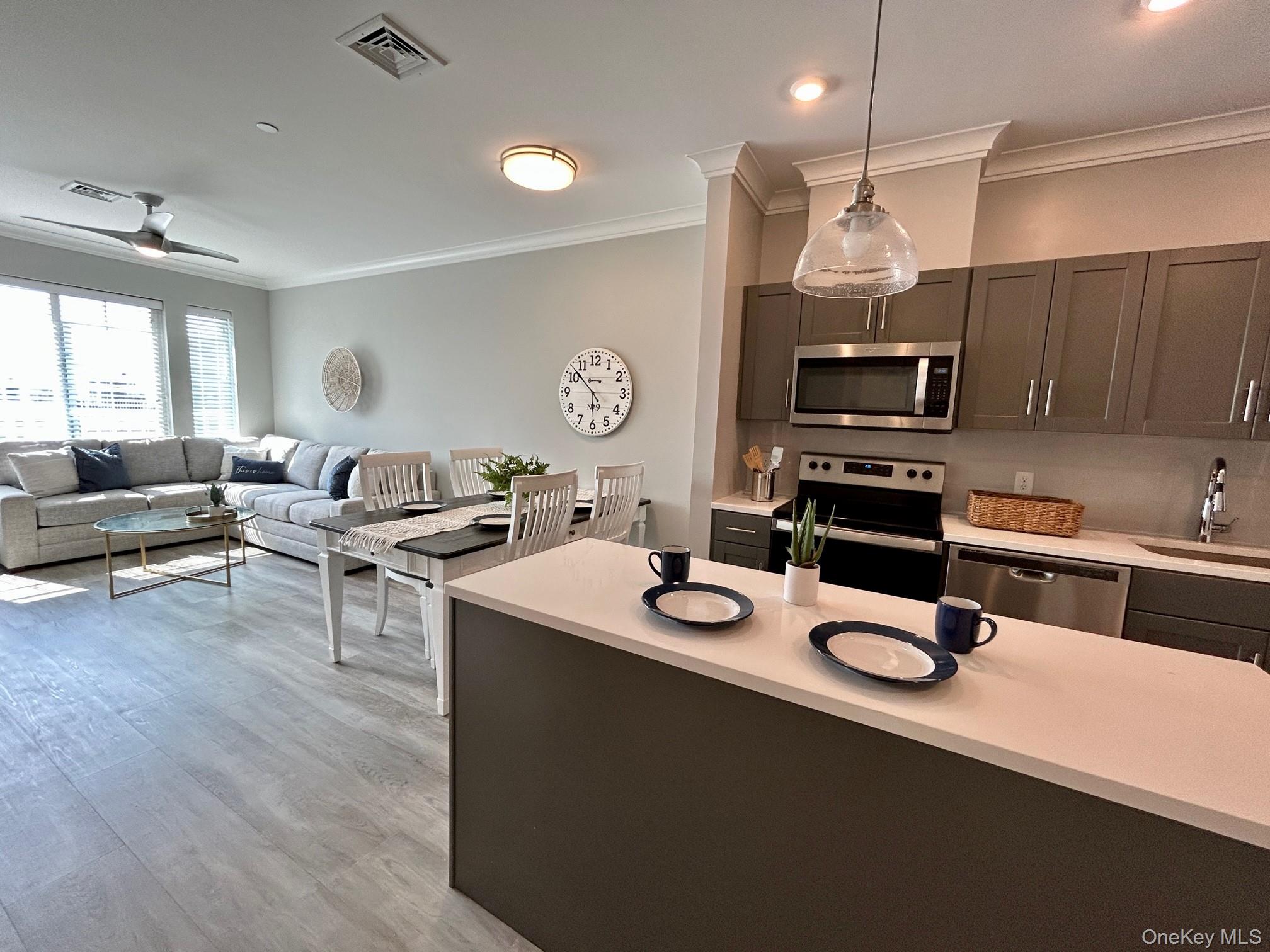 75 E Hoffman Avenue # 1086, Lindenhurst, NY 11757