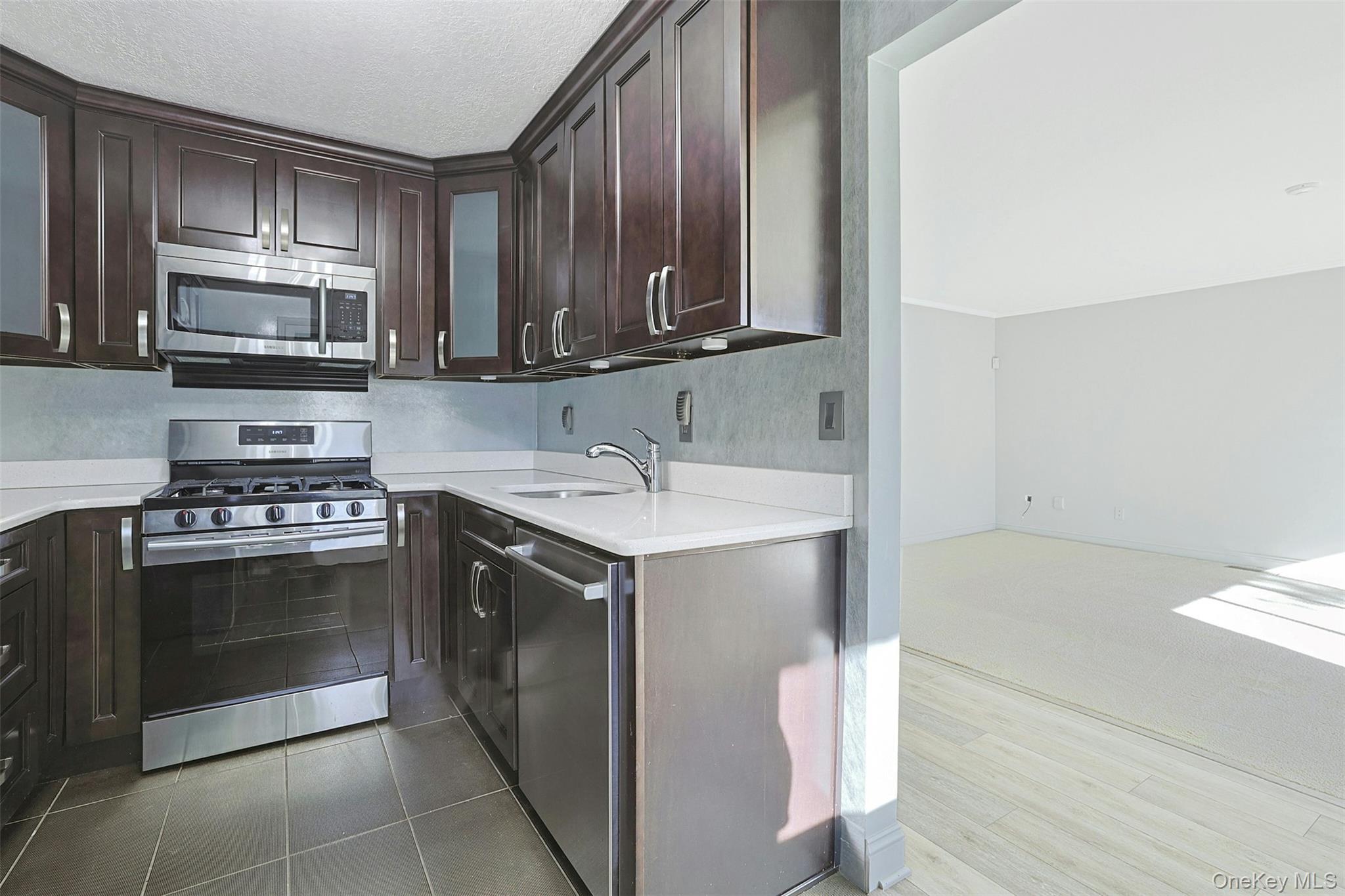 51 Vista Drive # B341, Nanuet, NY 10954