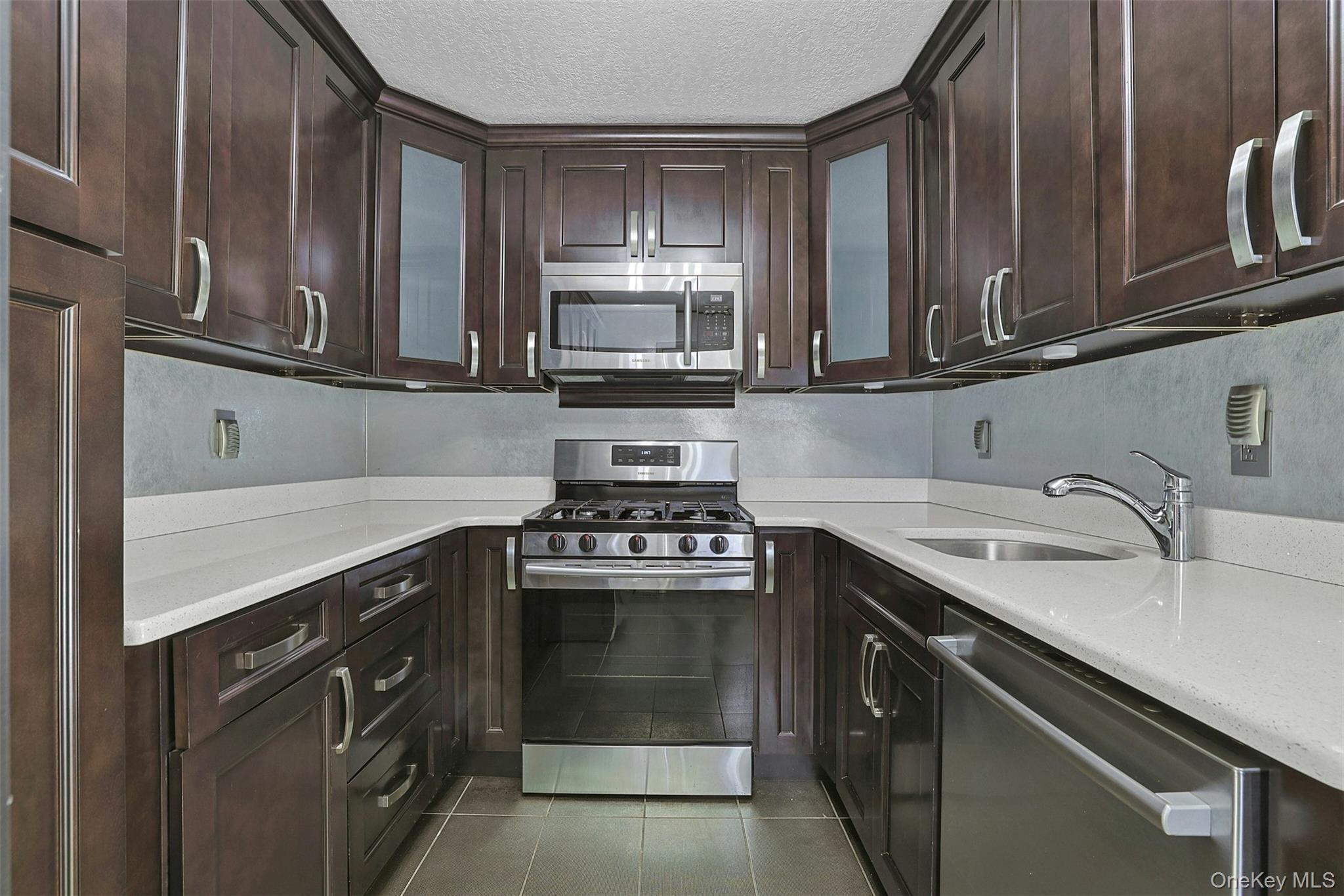 51 Vista Drive # B341, Nanuet, NY 10954