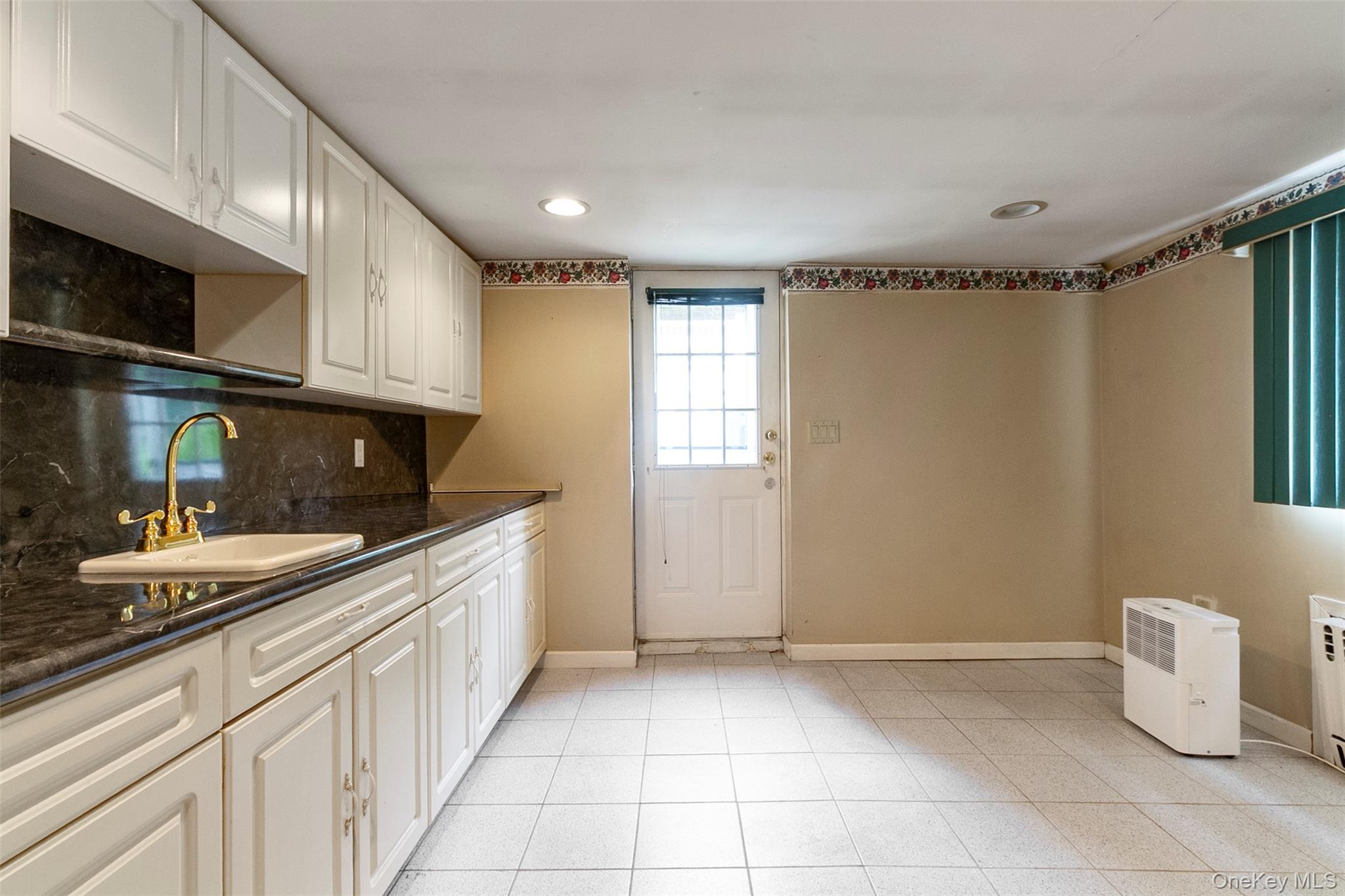 89 Devoe Avenue, Yonkers, NY 10705