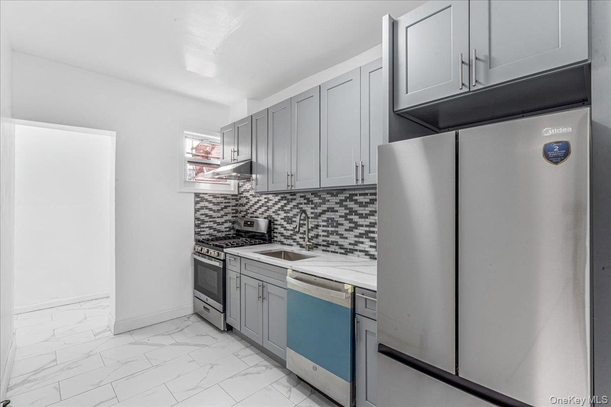 161-36 Grand Central Parkway, Jamaica Hills, NY 11432