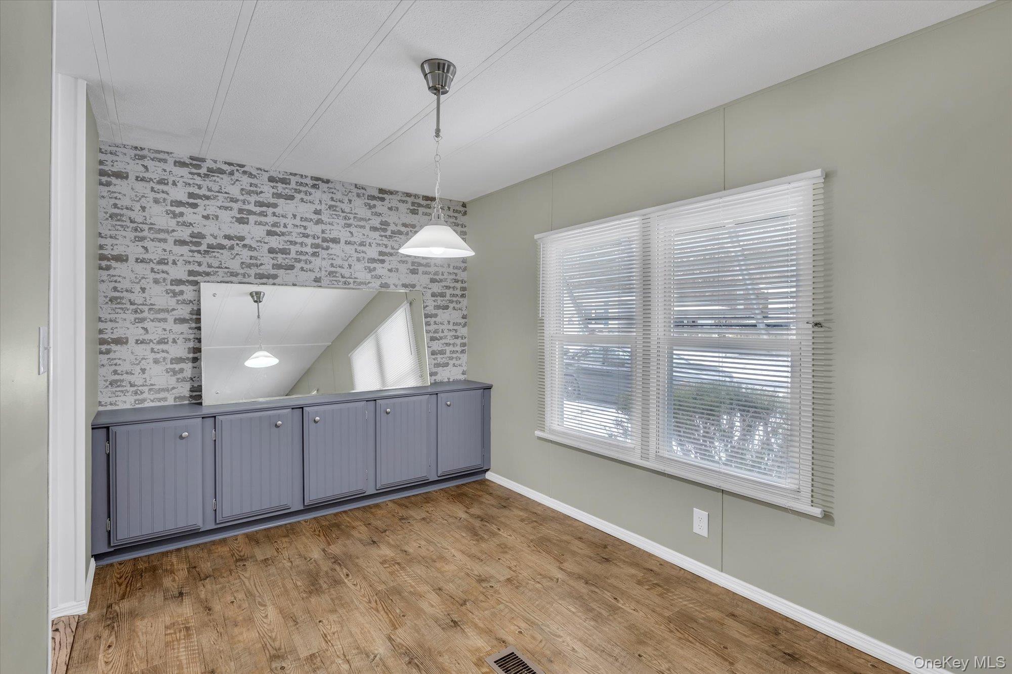 525-183 Riverleigh Avenue # 183, Riverhead, NY 11901