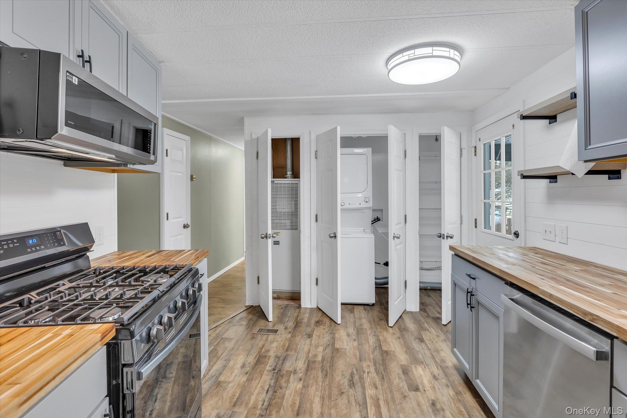 525-183 Riverleigh Avenue # 183, Riverhead, NY 11901