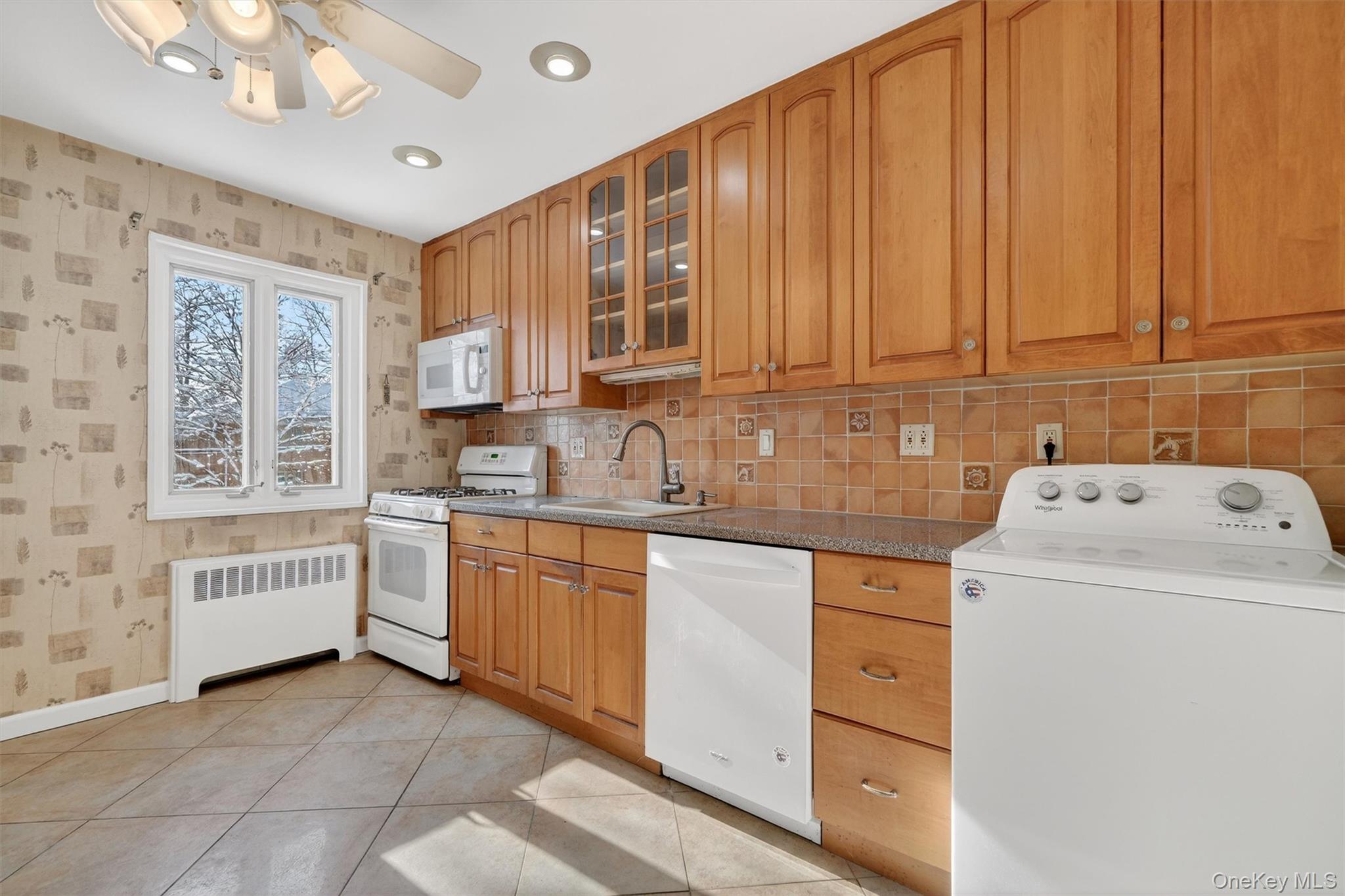 47 Lawrence Drive # C, White Plains, NY 10603