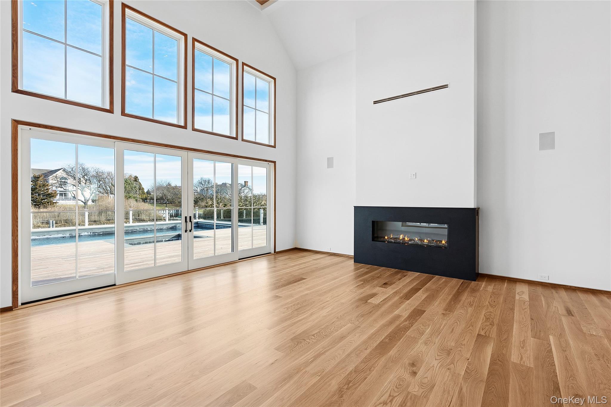 32 Quogo Neck Lane, Quogue, NY 11959