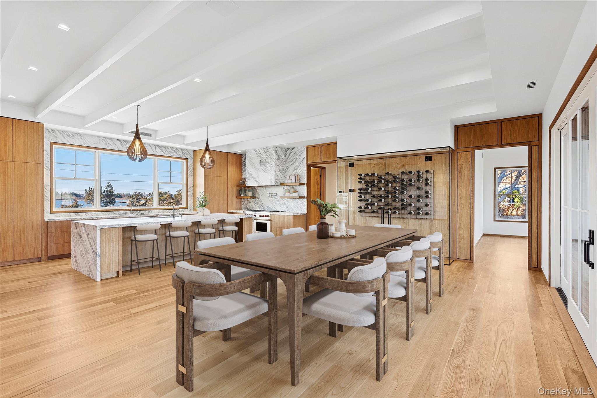 32 Quogo Neck Lane, Quogue, NY 11959