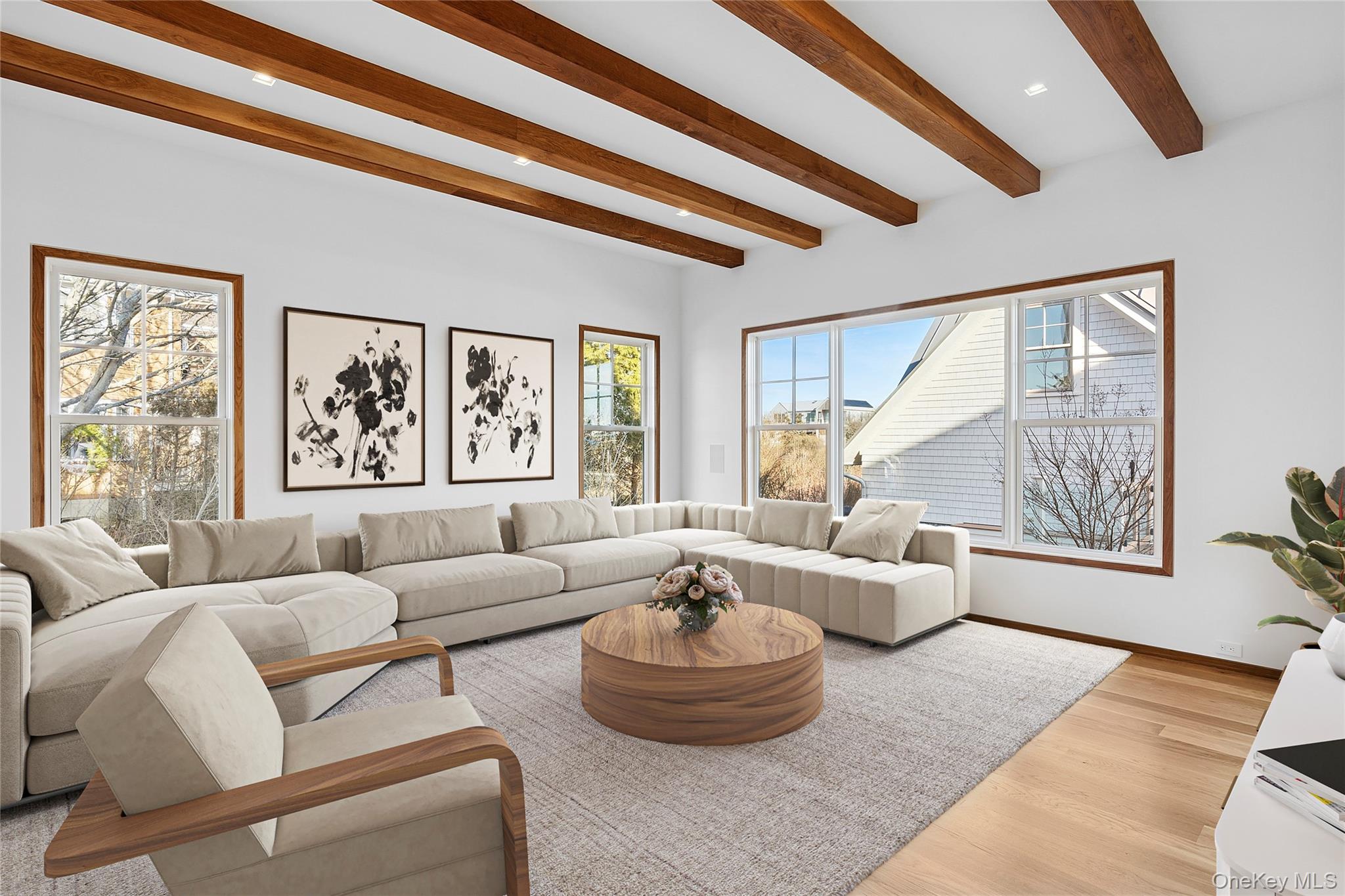 32 Quogo Neck Lane, Quogue, NY 11959