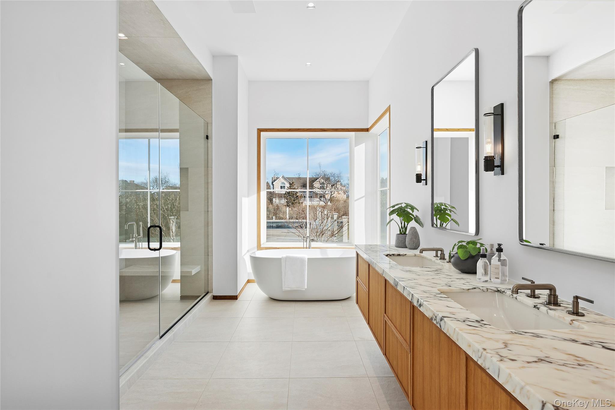 32 Quogo Neck Lane, Quogue, NY 11959