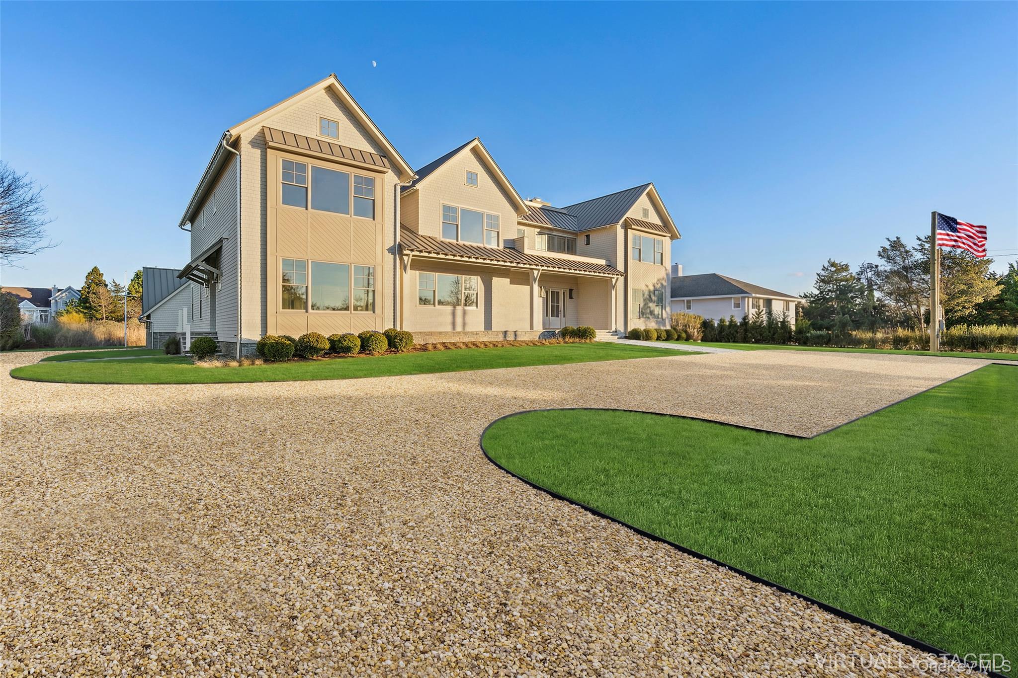 32 Quogo Neck Lane, Quogue, NY 11959