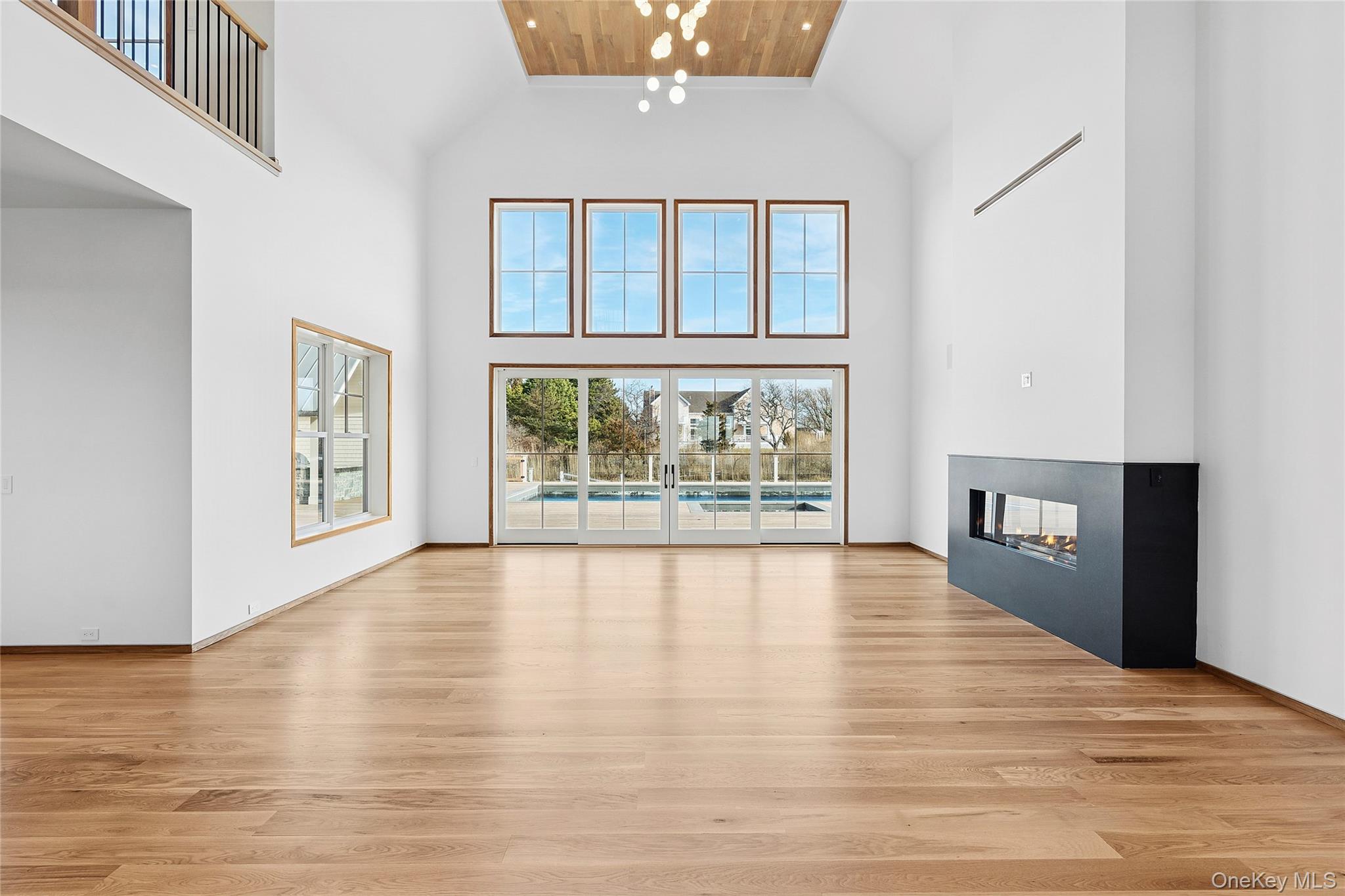 32 Quogo Neck Lane, Quogue, NY 11959