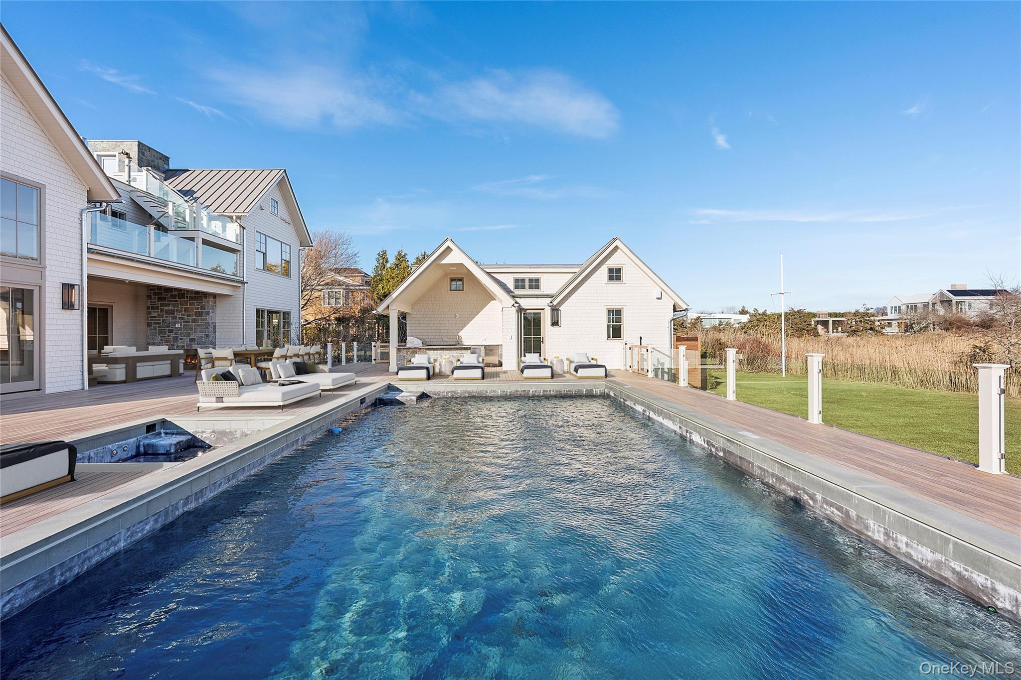 32 Quogo Neck Lane, Quogue, NY 11959