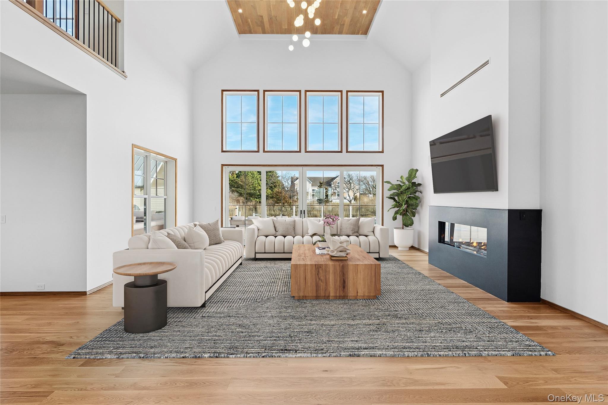 32 Quogo Neck Lane, Quogue, NY 11959