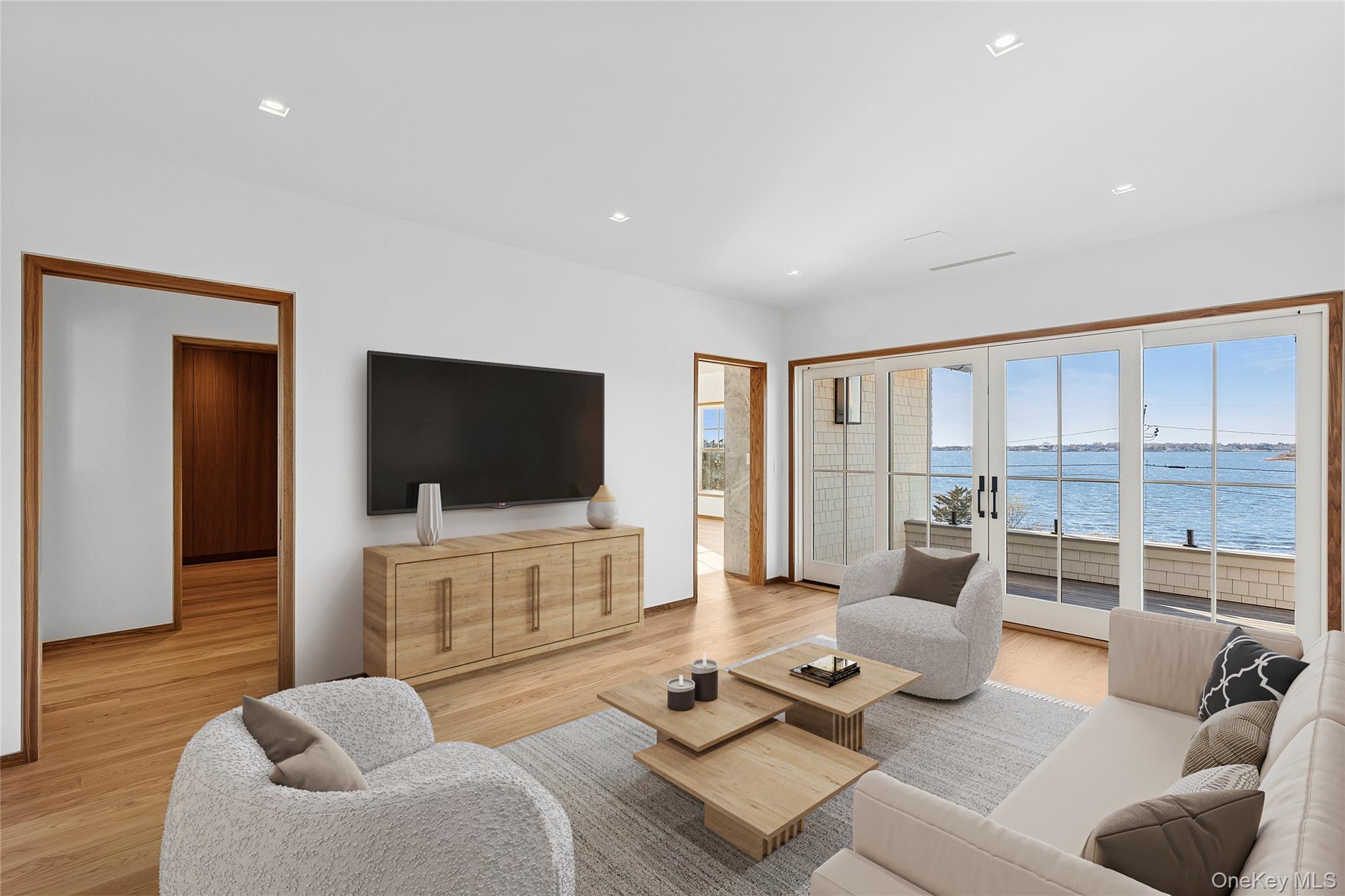 32 Quogo Neck Lane, Quogue, NY 11959